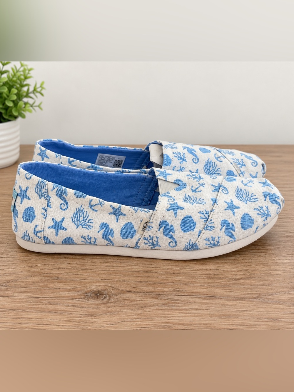 TOMS Women’s Nautical Coastal Print Slip-On Flats Size 8 Blue & White